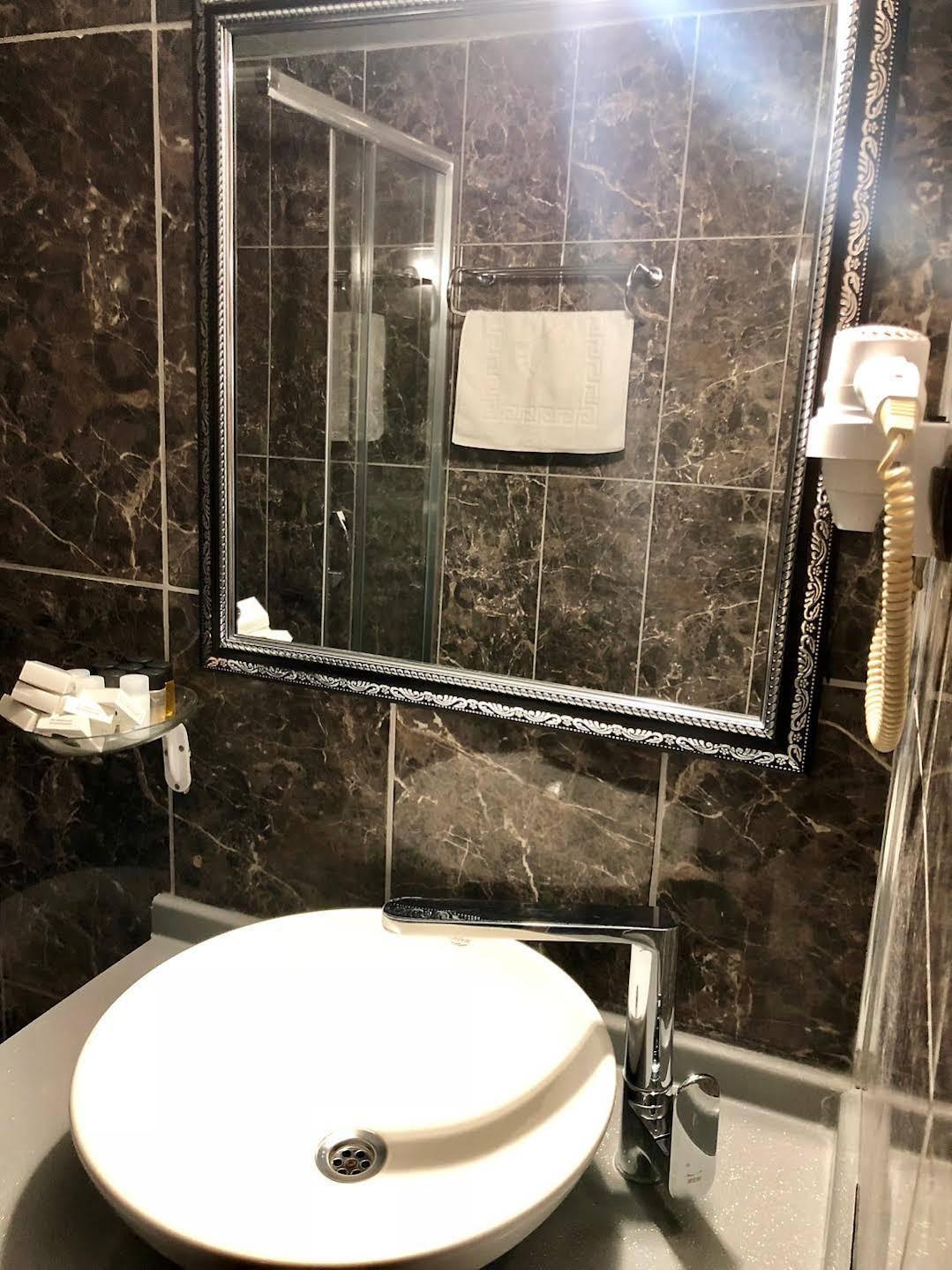 Hotel Fuat فان المظهر الخارجي الصورة